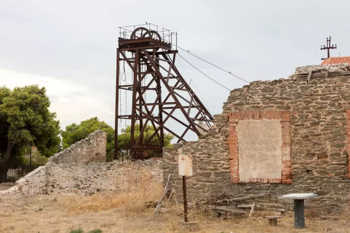 El dorado de los minerales
